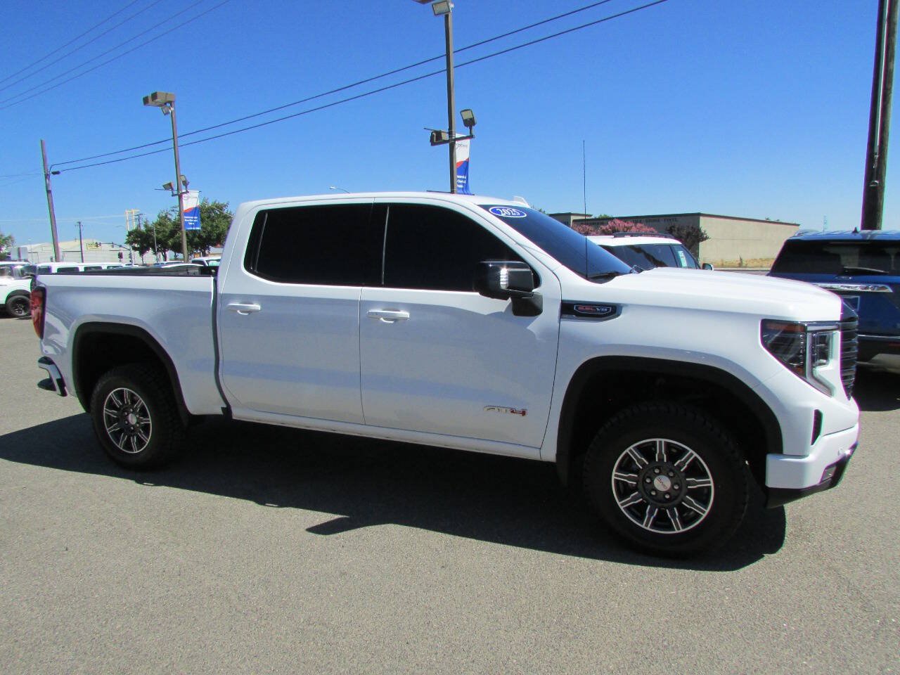 Used 2025 GMC Sierra 1500 AT4 AWD/4WD image 5