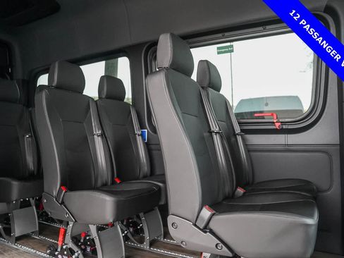 Used 2024 Mercedes-Benz Sprinter 2500 image 17