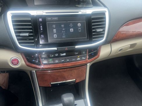 Used 2017 Honda Accord EX image 3