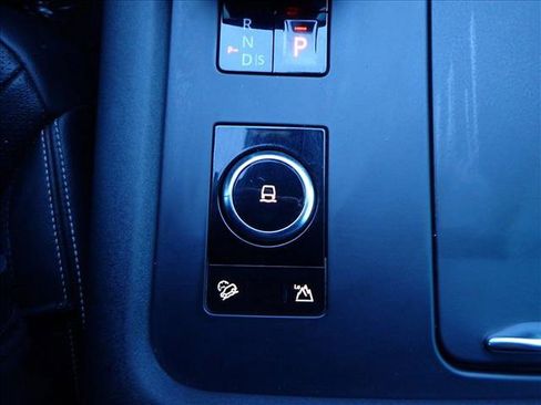 Used 2021 Land Rover Discovery S R-Dynamic image 25