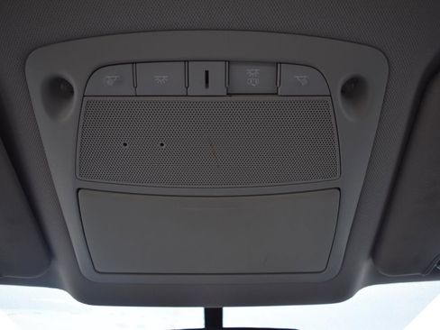 Used 2018 Nissan Rogue S image 32