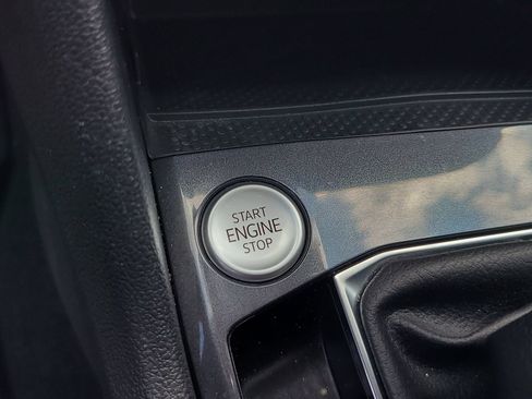Used 2023 Volkswagen Tiguan SE FWD image 25