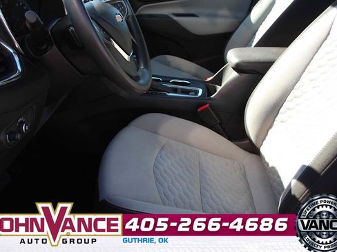 Used 2020 Chevrolet Equinox LS image 24