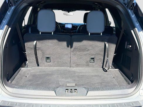 Used 2022 Ford Explorer ST-Line w/ Class IV Trailer Tow Package image 12