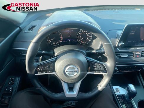 Used 2021 Nissan Altima 2.5 SR w/ SR Premium Package image 14