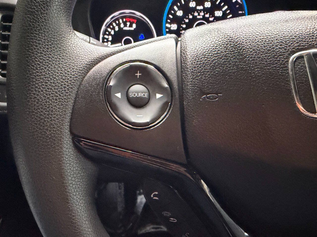 Used 2017 Honda HR-V LX image 23