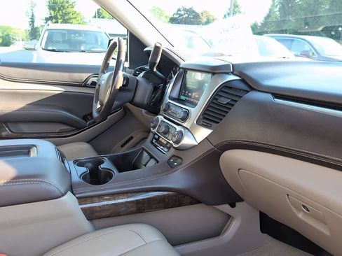 Used 2018 Chevrolet Tahoe LT w/ Luxury Package AWD/4WD image 8