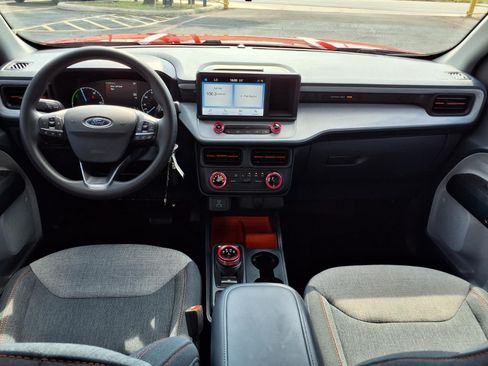 Certified 2024 Ford Maverick XLT FWD image 11