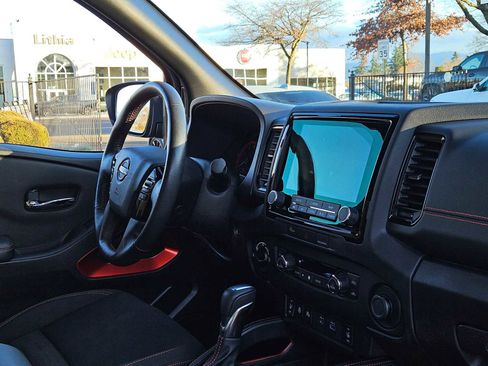 Used 2023 Nissan Frontier PRO-4X w/ Pro Convenience Package image 12