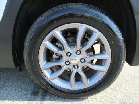 Used 2023 GMC Terrain SLT image 18