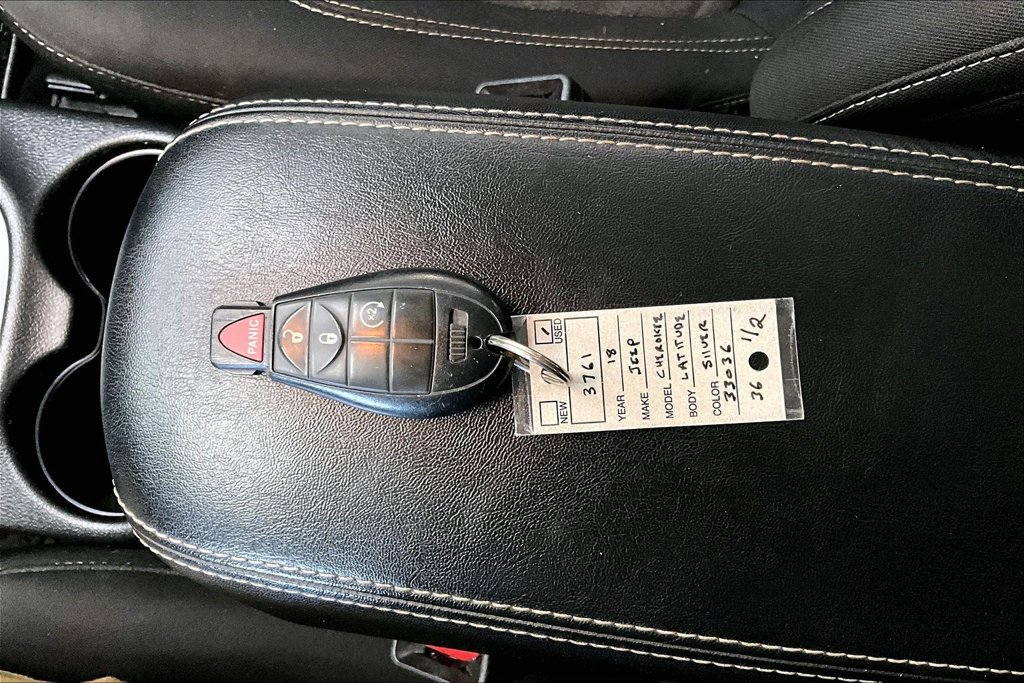 Used 2018 Jeep Cherokee Latitude w/ Altitude Package AWD/4WD image 35