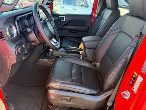 New 2025 Jeep Wrangler Sahara w/ Technology Group image 17