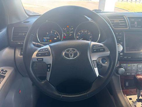 Used 2012 Toyota Highlander Limited image 10