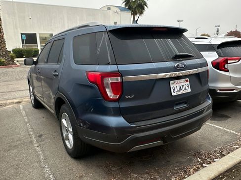 Used 2019 Ford Explorer XLT w/ Equipment Group 201A image 3