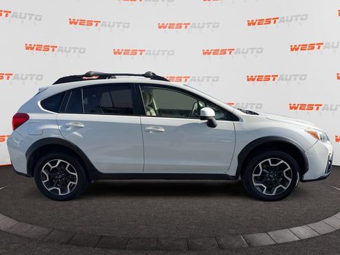 Used 2017 Subaru Crosstrek 2.0i Premium w/ Moonroof Package AWD/4WD image 6