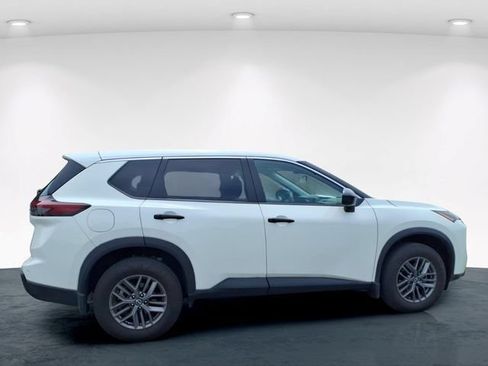 Used 2024 Nissan Rogue S FWD image 10
