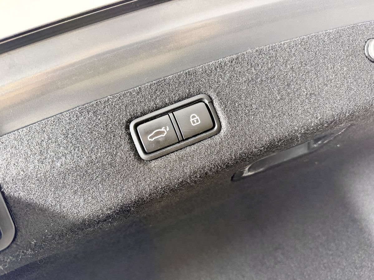 Used 2019 Genesis G90 3.3T Premium AWD/4WD image 15
