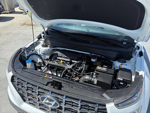 Used 2025 Hyundai Venue SEL FWD image 30