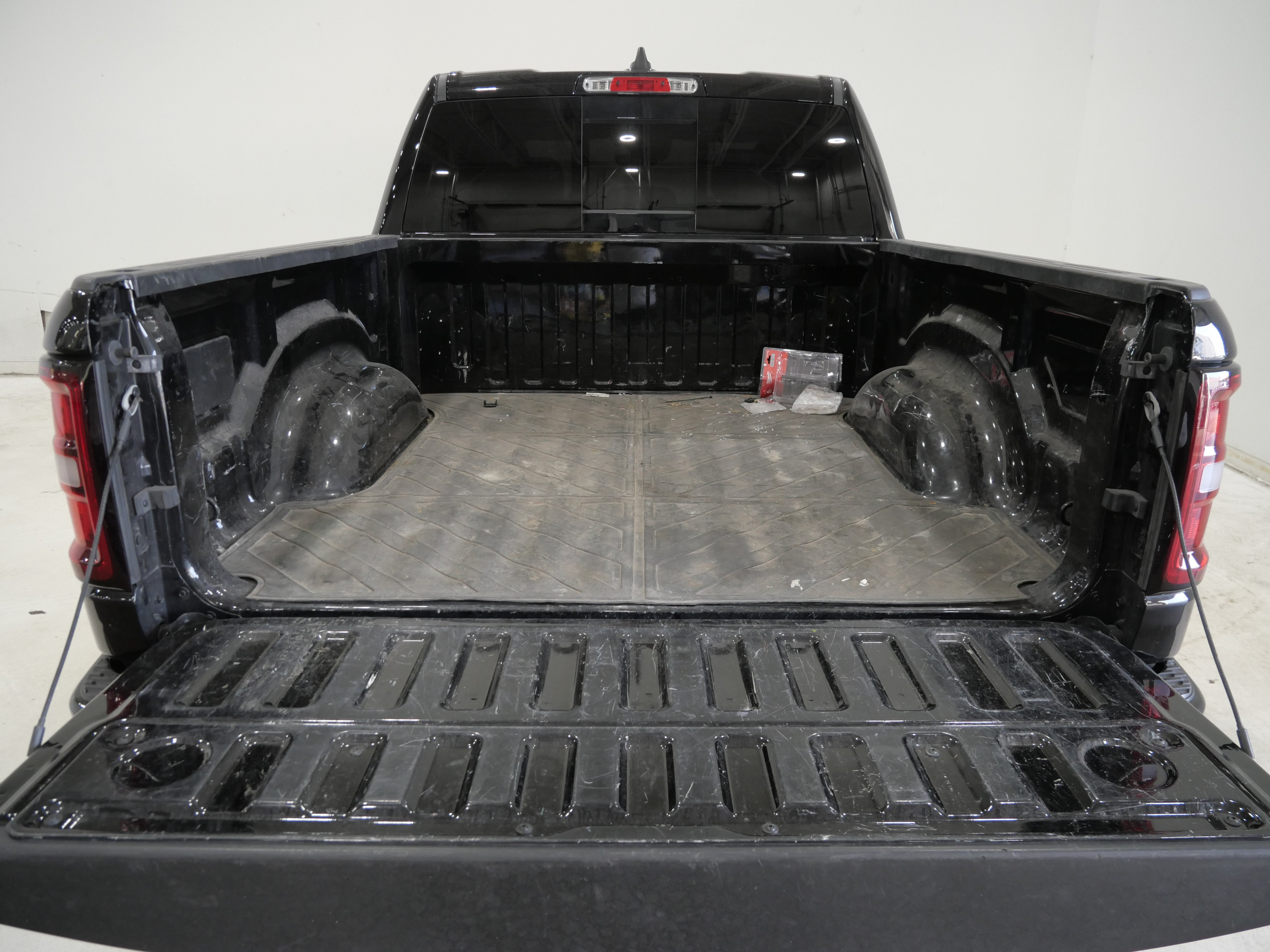 Used 2025 RAM 1500 Big Horn AWD/4WD image 23