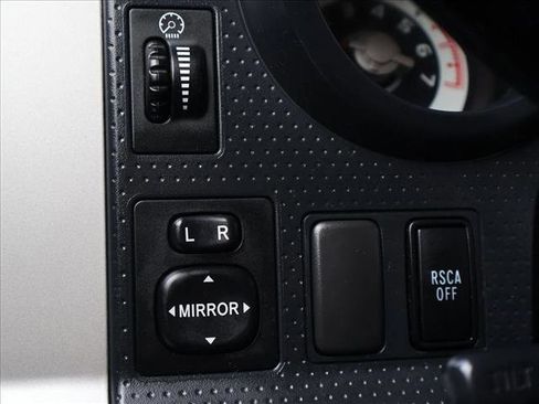 Used 2010 Toyota FJ Cruiser 4WD image 16