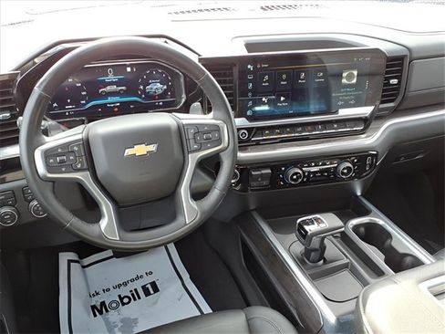 Used 2022 Chevrolet Silverado 1500 LTZ w/ LTZ Premium Package image 19