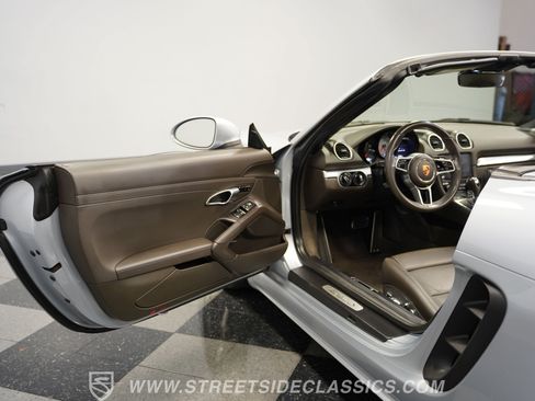 Used 2017 Porsche 718 Boxster S RWD image 35