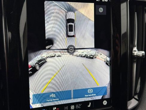 Certified 2025 Volvo XC60 B5 Plus image 21