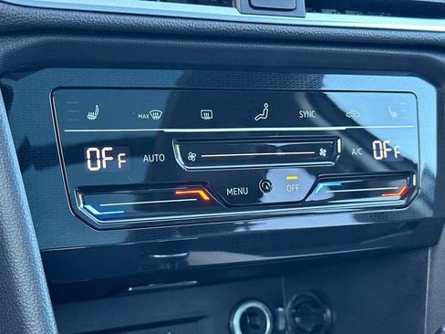 New 2026 Volkswagen Taos SE image 19