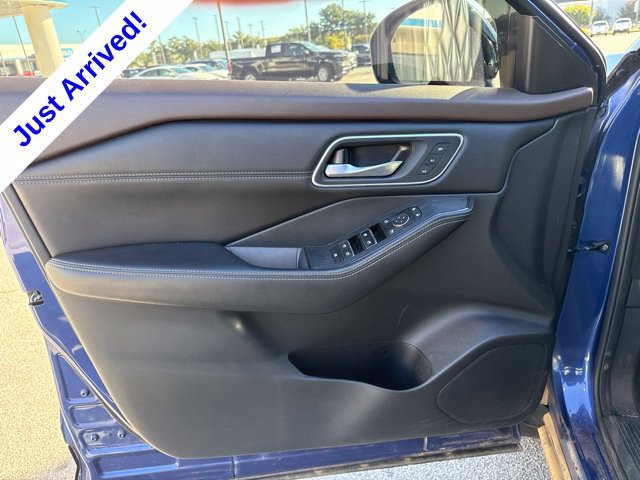 Used 2023 Nissan Rogue Platinum AWD/4WD image 10