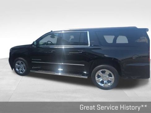 Used 2018 Chevrolet Suburban LT w/ LT Signature Package AWD/4WD image 3