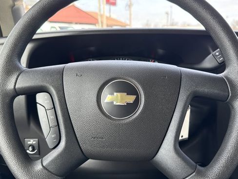 Used 2025 Chevrolet Express 3500 LS image 18