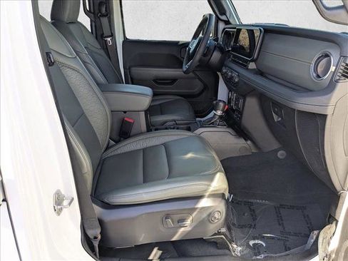 Used 2024 Jeep Wrangler High Altitude image 18