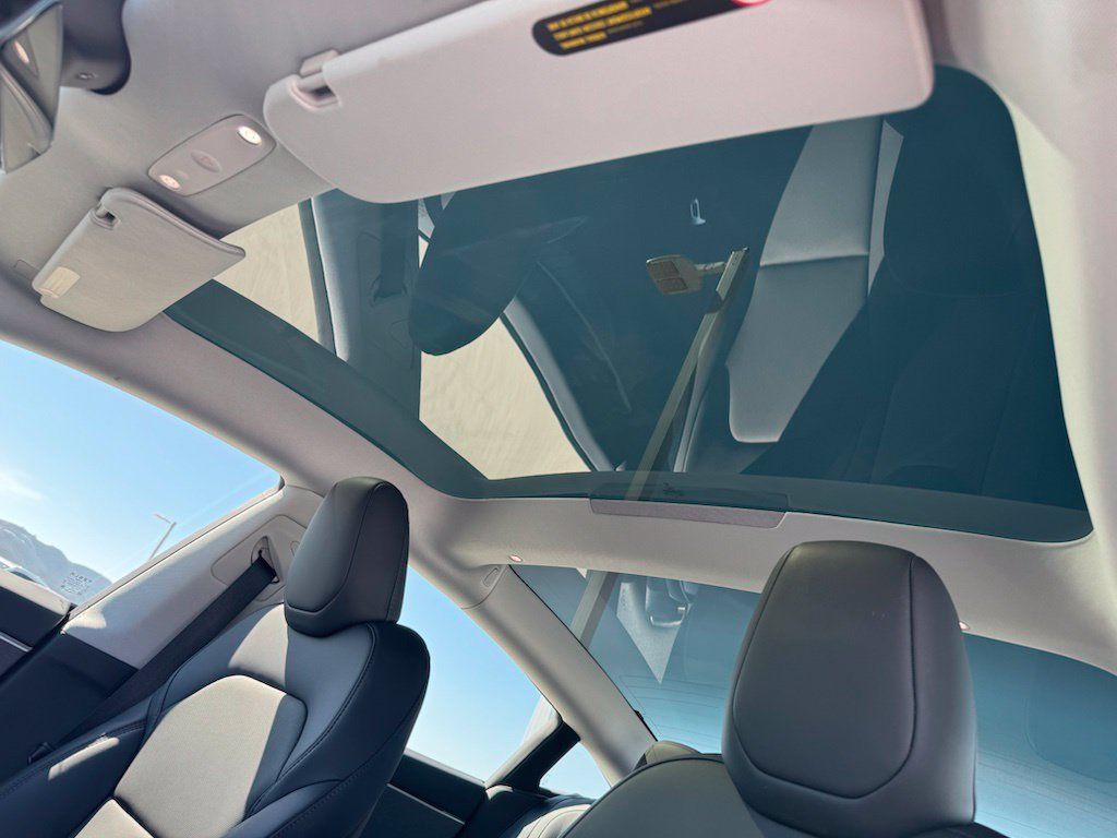 Used 2025 Tesla Model 3 RWD image 16