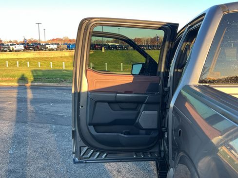 Used 2023 Ford F150 Lariat w/ Equipment Group 502A High image 39