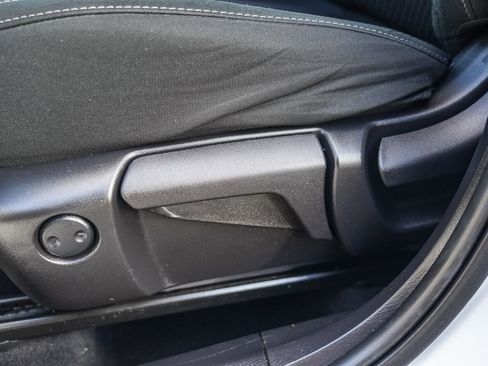 Used 2023 Mitsubishi Outlander ES image 26