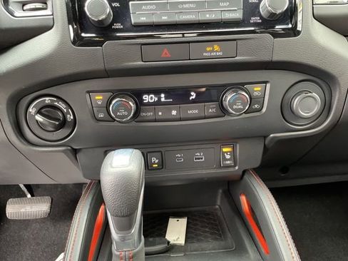 Used 2022 Nissan Frontier PRO-4X image 16