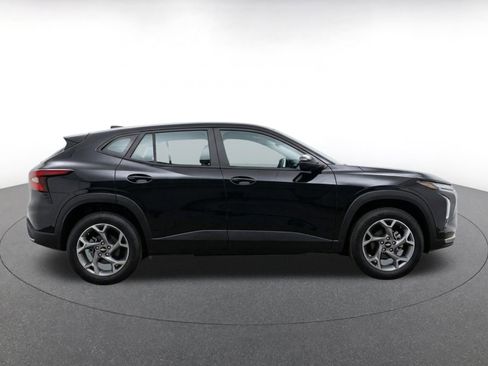 Used 2025 Chevrolet Trax LT FWD image 10