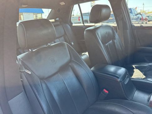 Used 2006 Cadillac DTS FWD image 28