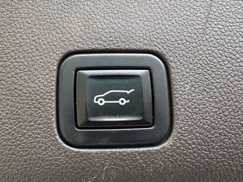 Used 2022 GMC Yukon XL Denali AWD/4WD image 26