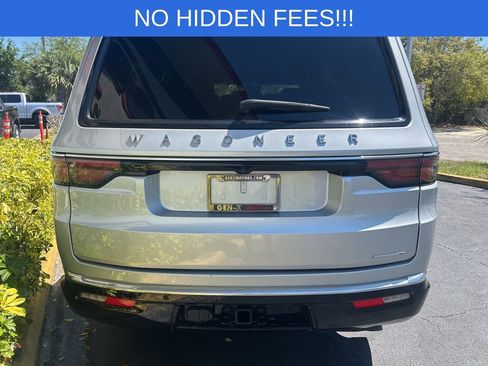 Used 2024 Jeep Wagoneer Series II w/ Flexible Seating Group image 9