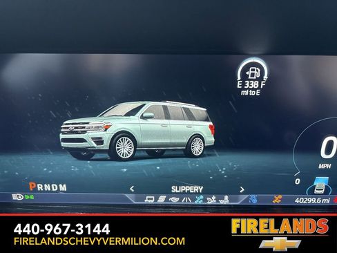 Used 2022 Ford Expedition Limited image 3