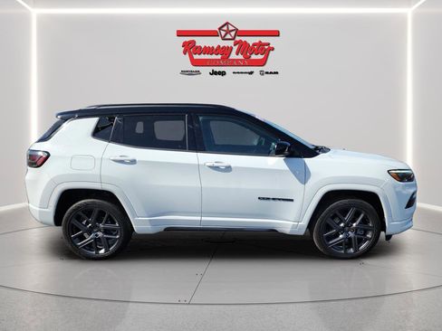 Used 2024 Jeep Compass Limited w/ High Altitude Package image 6