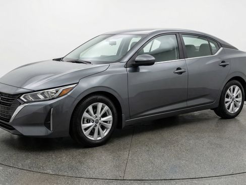 Used 2025 Nissan Sentra S FWD image 3