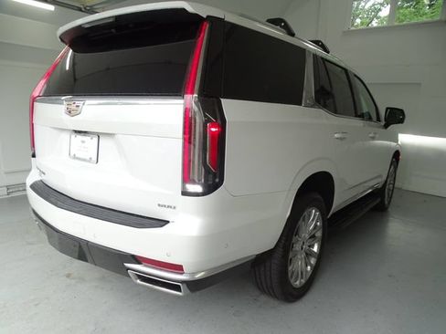 Certified 2022 Cadillac Escalade Premium Luxury AWD/4WD image 25