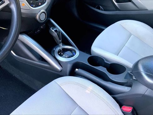 Used 2013 Hyundai Veloster w/Gray Int image 15