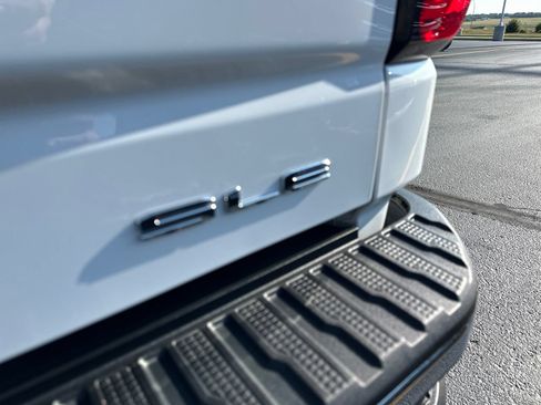 Used 2021 GMC Sierra 1500 SLE w/ Fleet Comfort Package AWD/4WD image 9