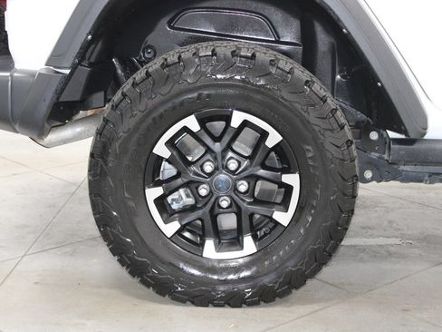 Used 2024 Jeep Wrangler Unlimited Rubicon 4xe AWD/4WD image 16