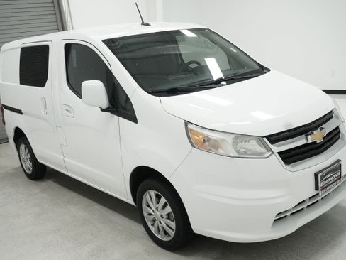Used 2017 Chevrolet City Express LT w/ Technology Package FWD image 3