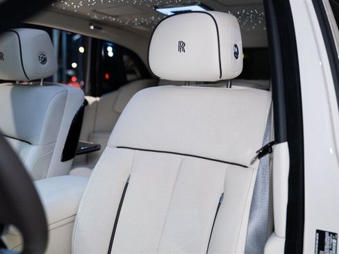 Used 2026 Rolls-Royce Phantom Sedan RWD image 25