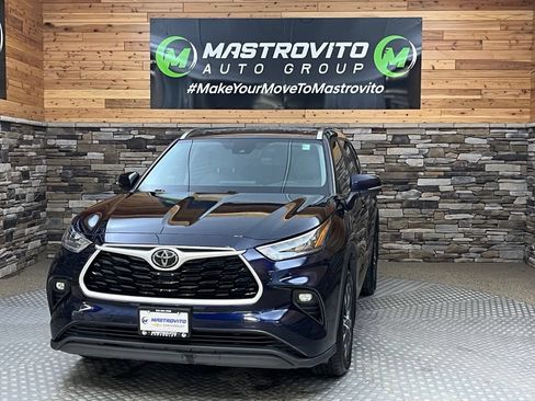 Used 2020 Toyota Highlander XLE AWD/4WD image 5